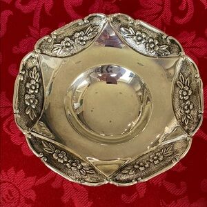 Vintage Silver Plated Studio Silver SmithsFloral Bowl!